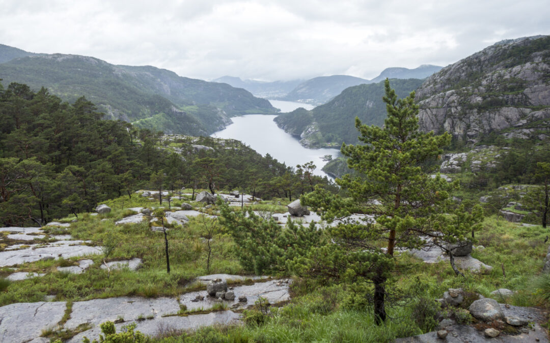 Outdoorlife-Norway_Lysefjord-View-Hike_00